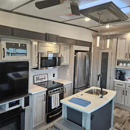 Hailey'S Beach-N-Bay Rv Resort Gilchrist Extérieur photo