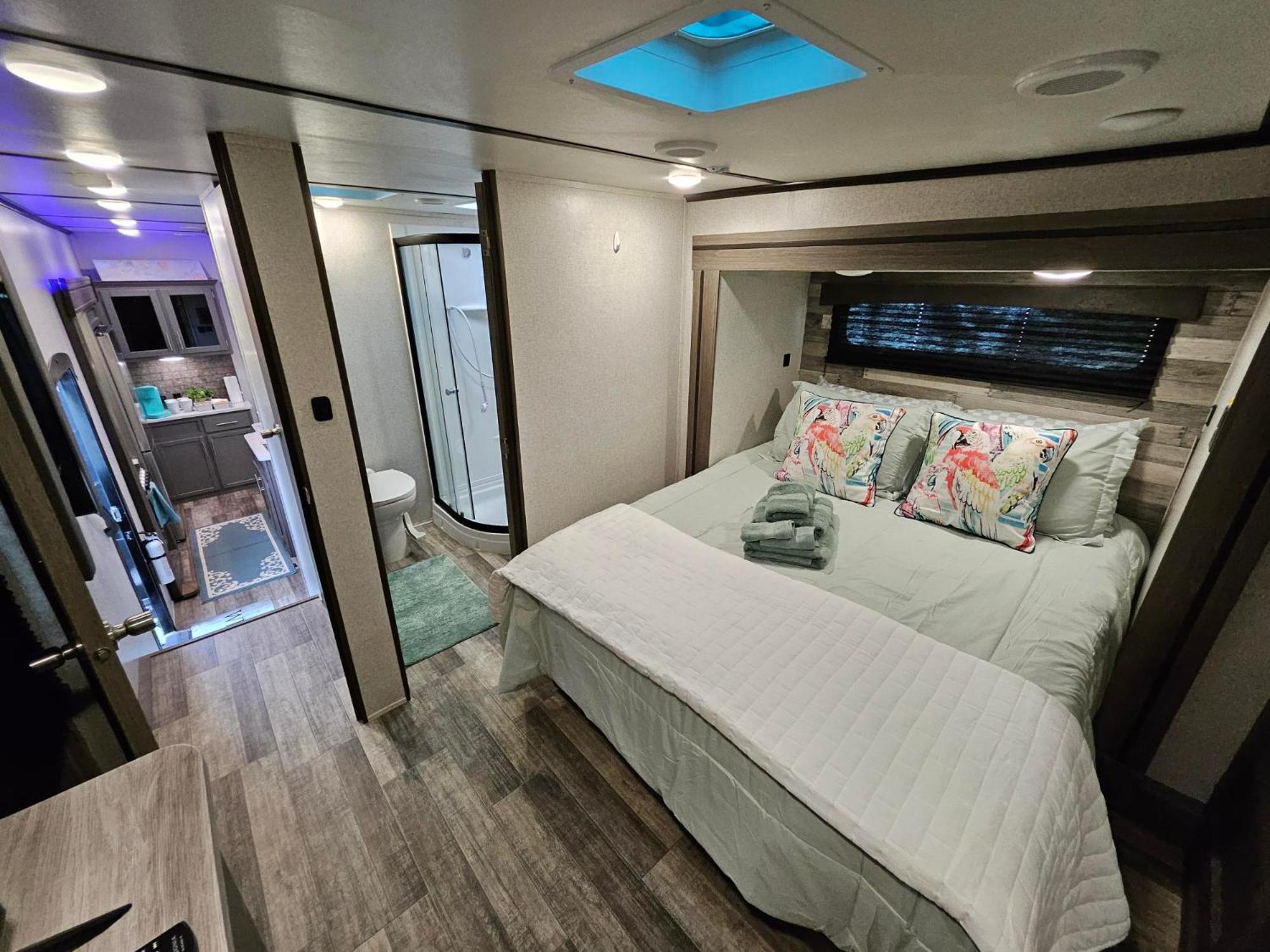 Hailey's Beach-n-bay Rv Campsite