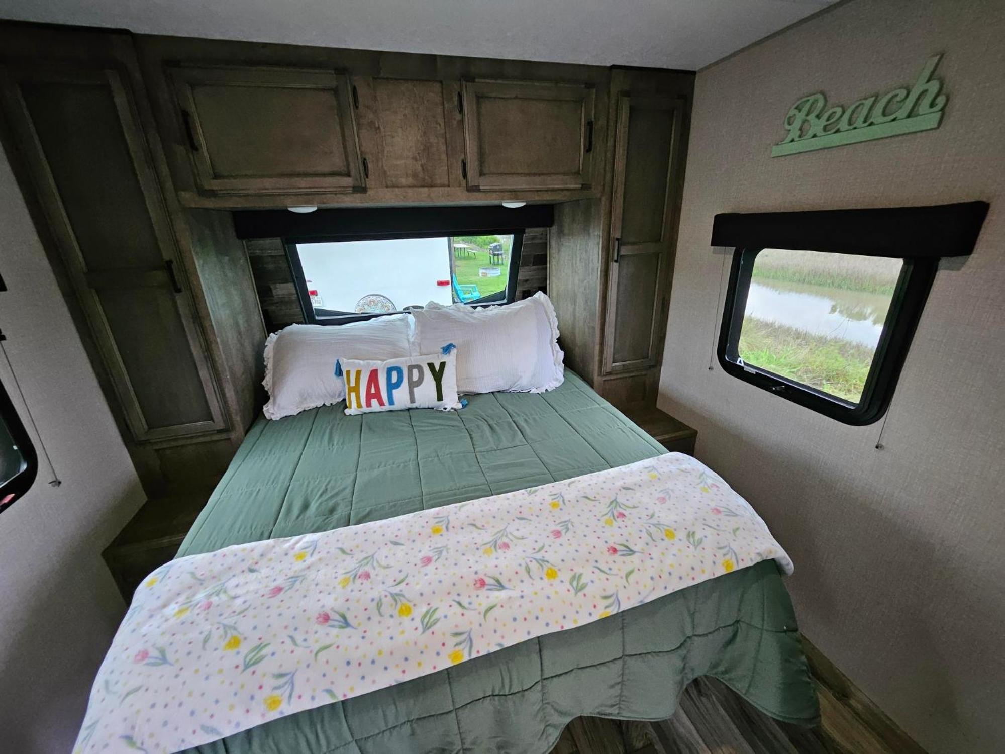 Campsite Hailey's Beach-n-bay Rv *