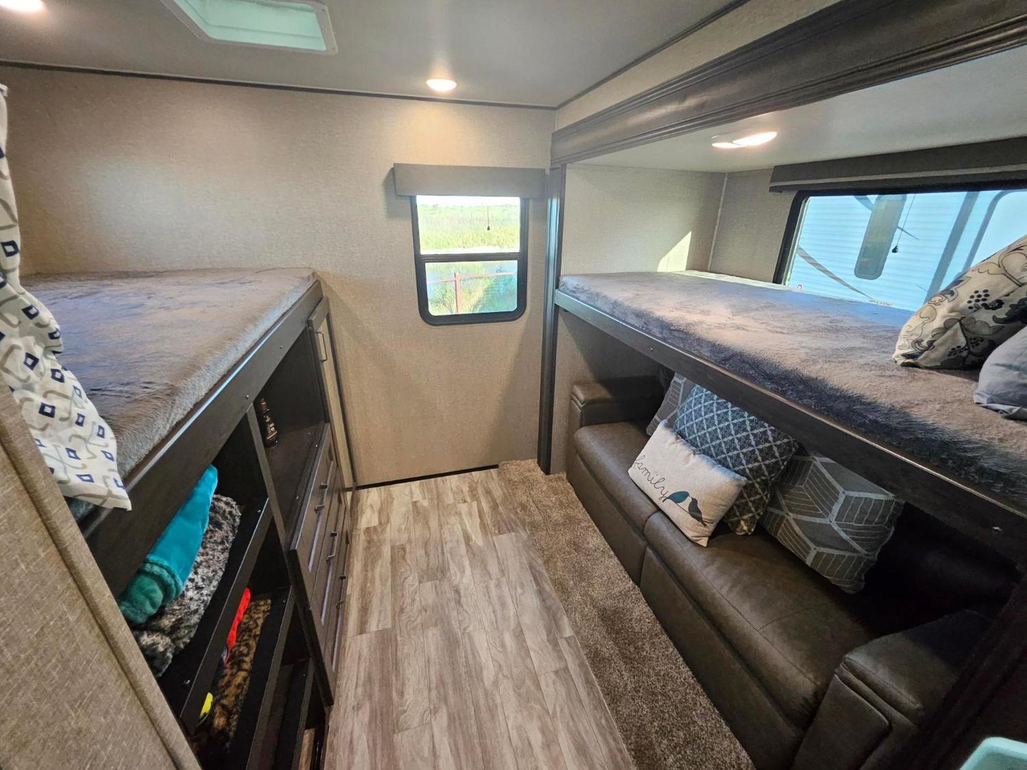Hailey's Beach-n-bay Rv Campsite