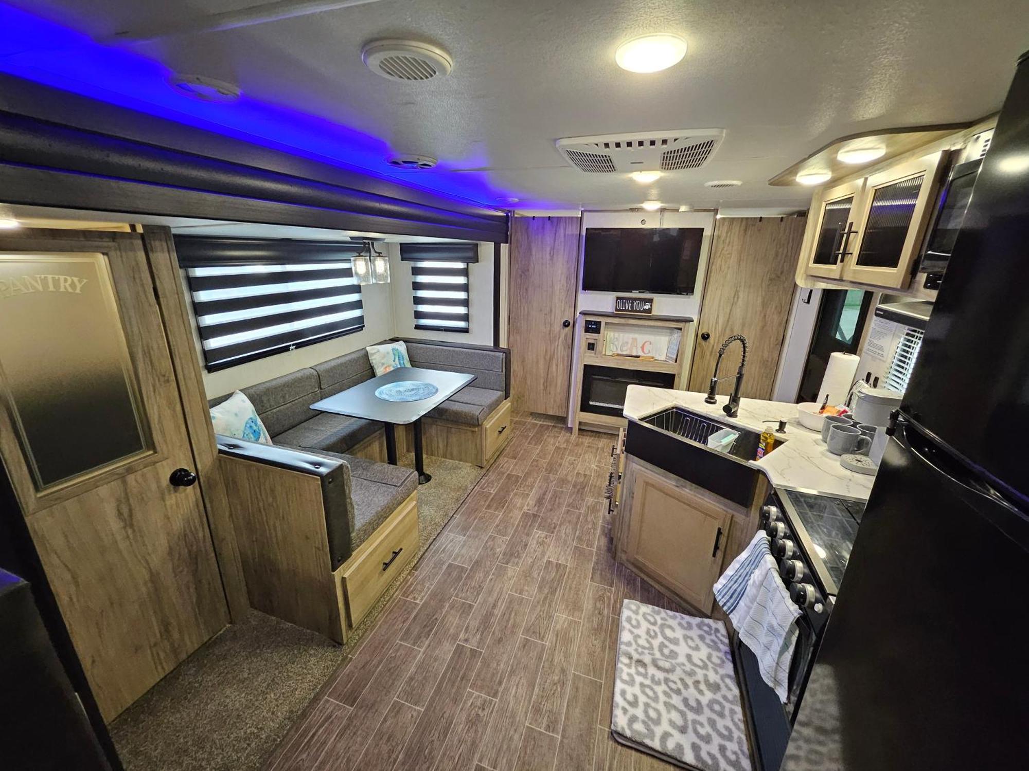 Hailey's Beach-n-bay Rv Campsite